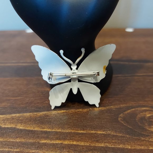 Vintage Enamel Butterfly Brooch. - Picture 2 of 5